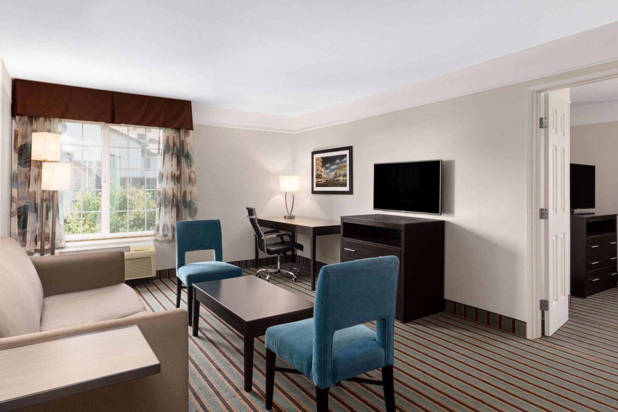 La Quinta By Wyndham Bakersfield North Hotell Eksteriør bilde