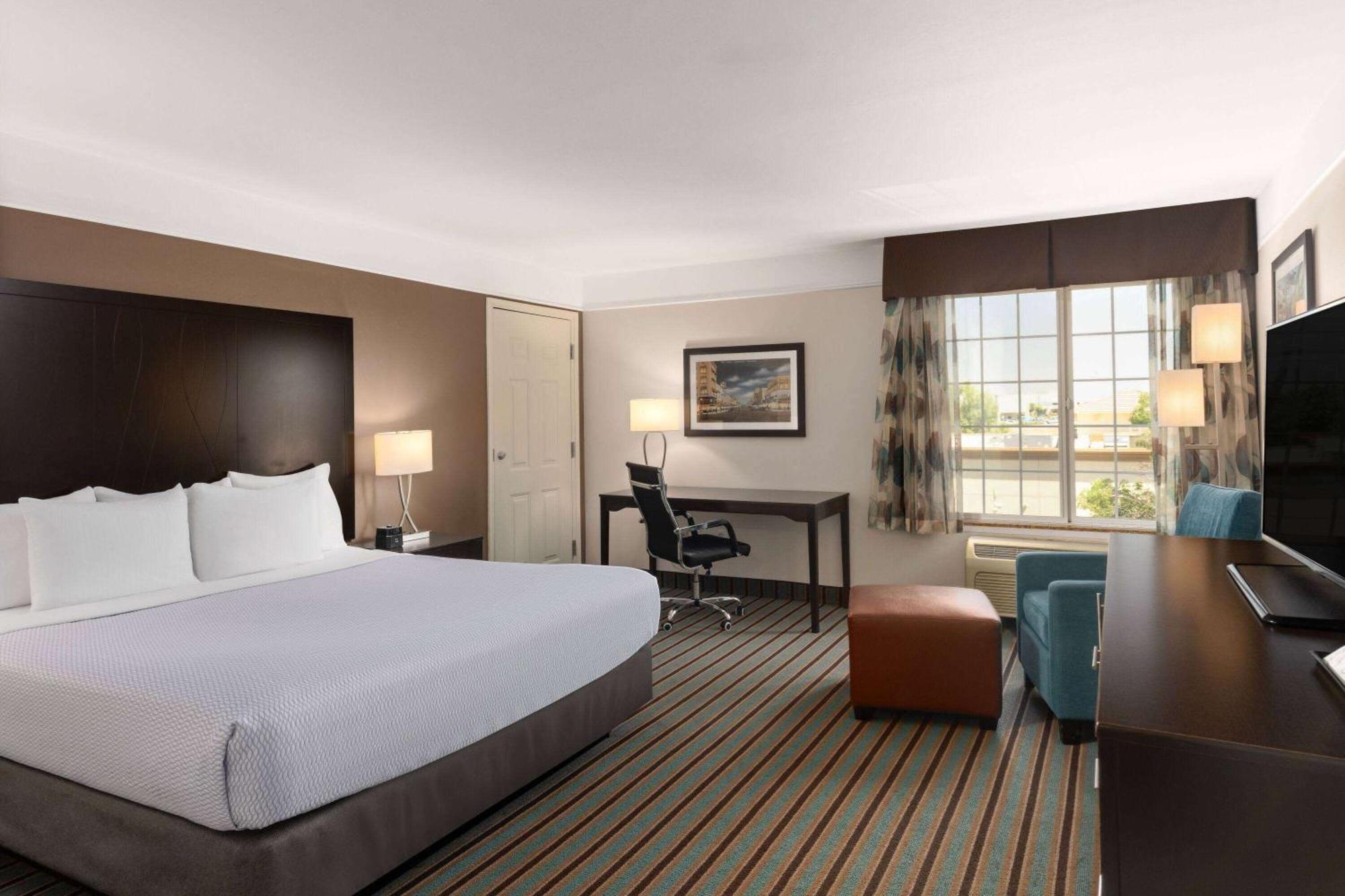 La Quinta By Wyndham Bakersfield North Hotell Eksteriør bilde