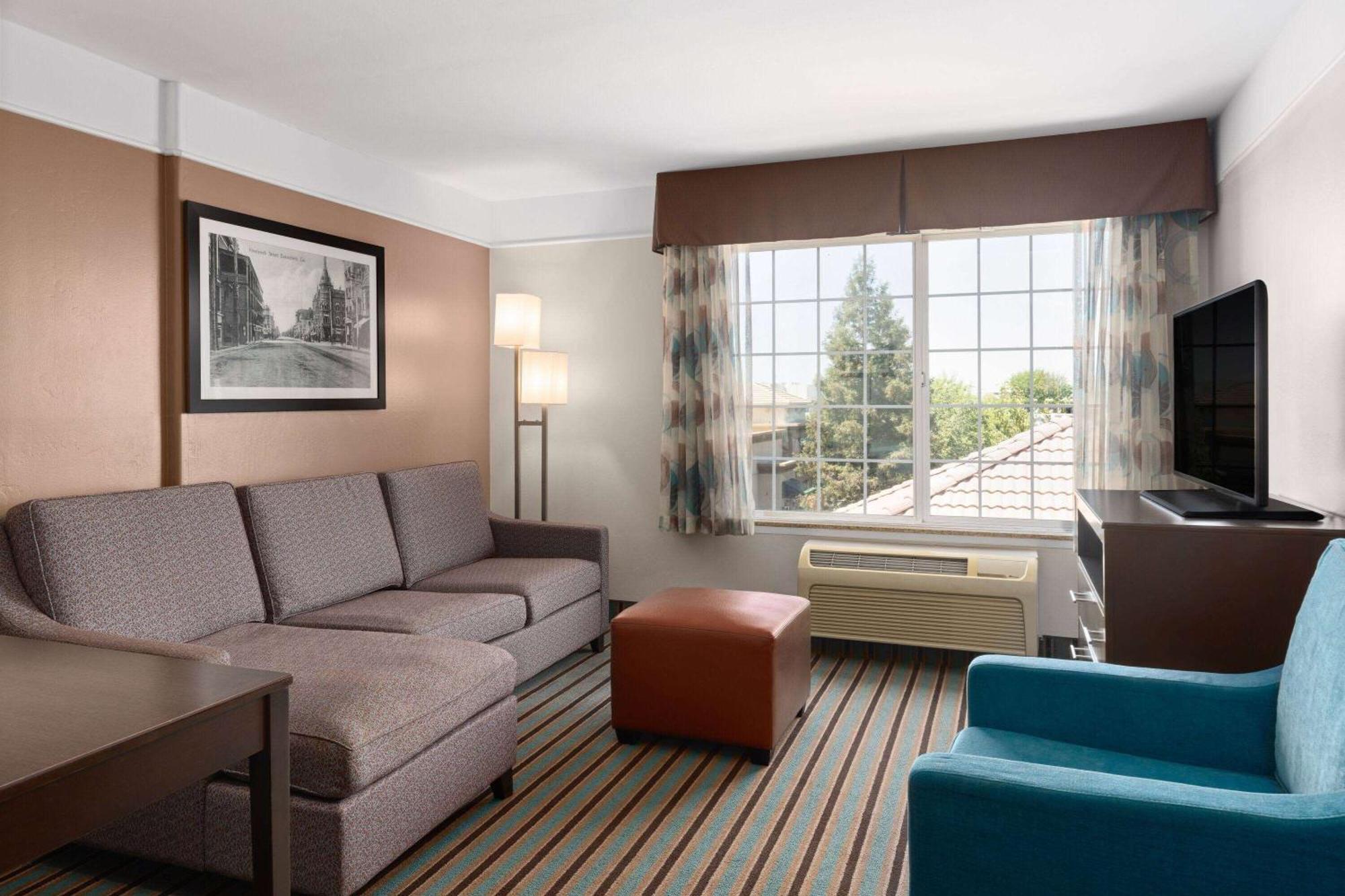 La Quinta By Wyndham Bakersfield North Hotell Eksteriør bilde