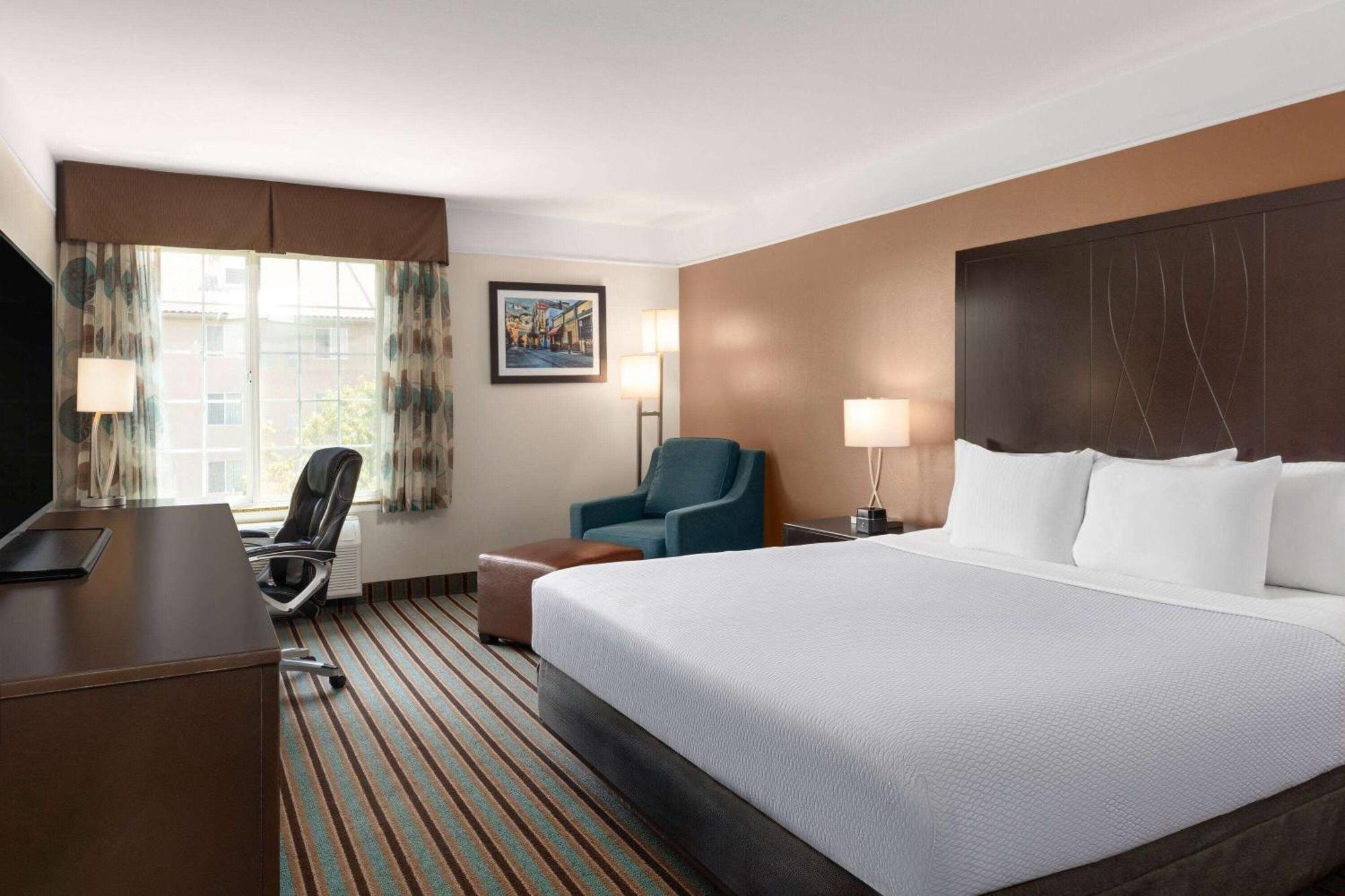 La Quinta By Wyndham Bakersfield North Hotell Eksteriør bilde